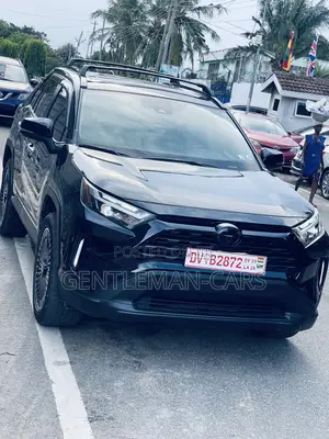 Toyota RAV4 XLE 2025 Black