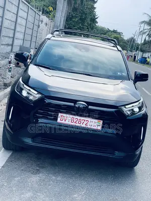 Toyota RAV4 XLE 2025 Black