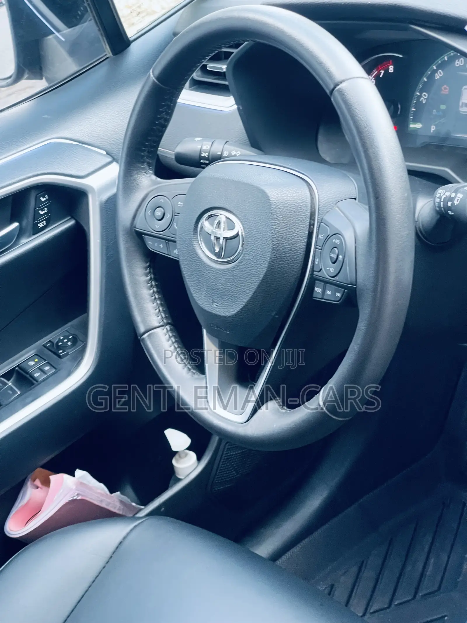 Toyota RAV4 XLE 2025 Black