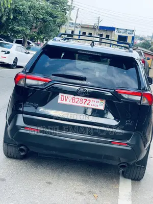 Toyota RAV4 XLE 2025 Black