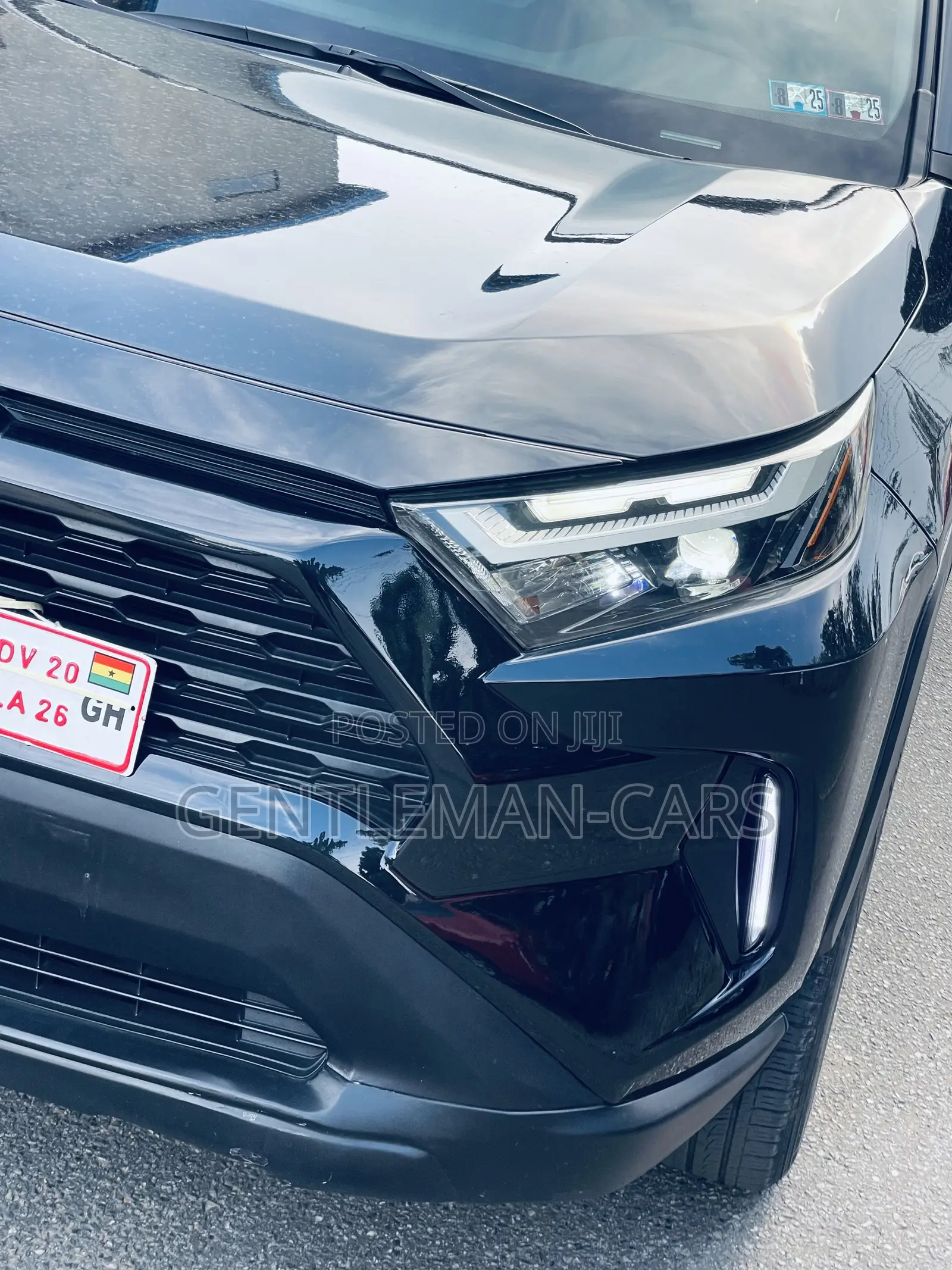 Toyota RAV4 XLE 2025 Black