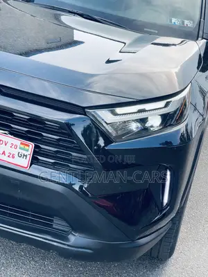 Toyota RAV4 XLE 2025 Black