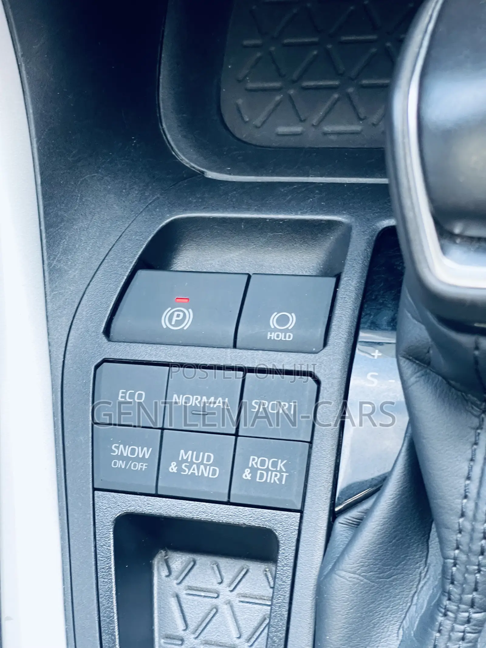Toyota RAV4 XLE 2025 Black