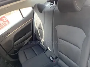 Hyundai Elantra SE 2018 White