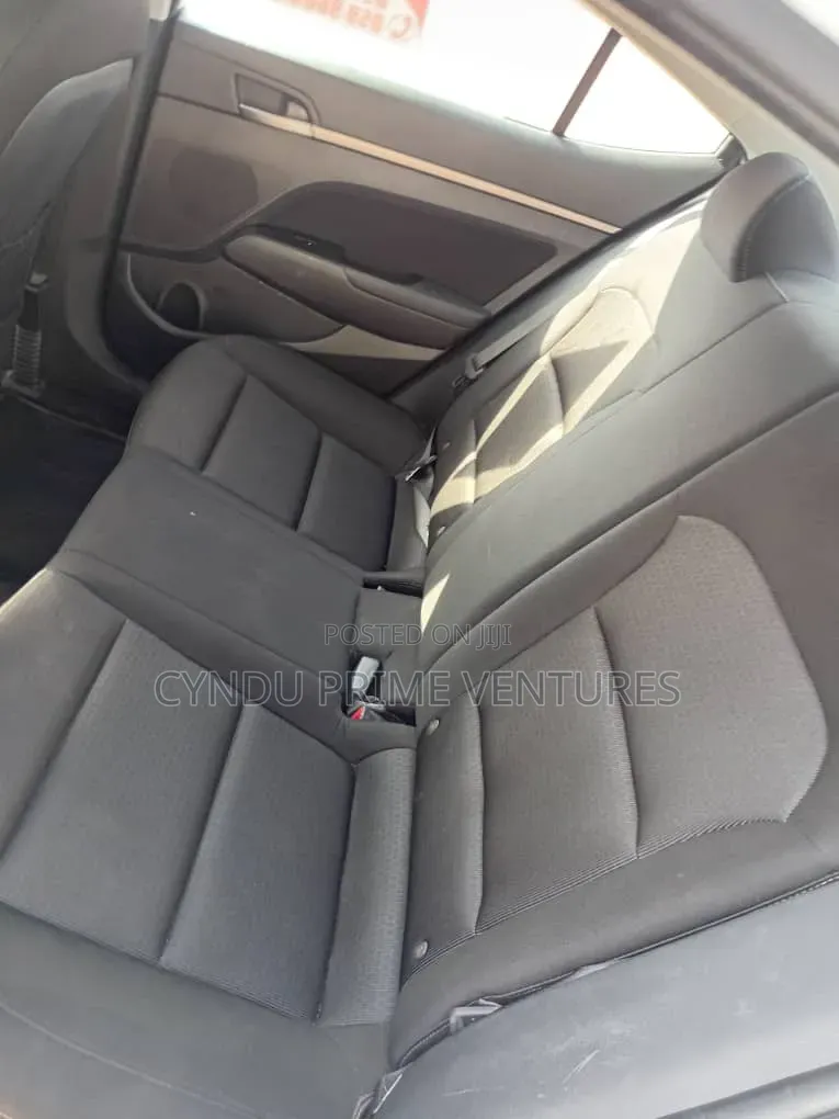 Hyundai Elantra SE 2018 White