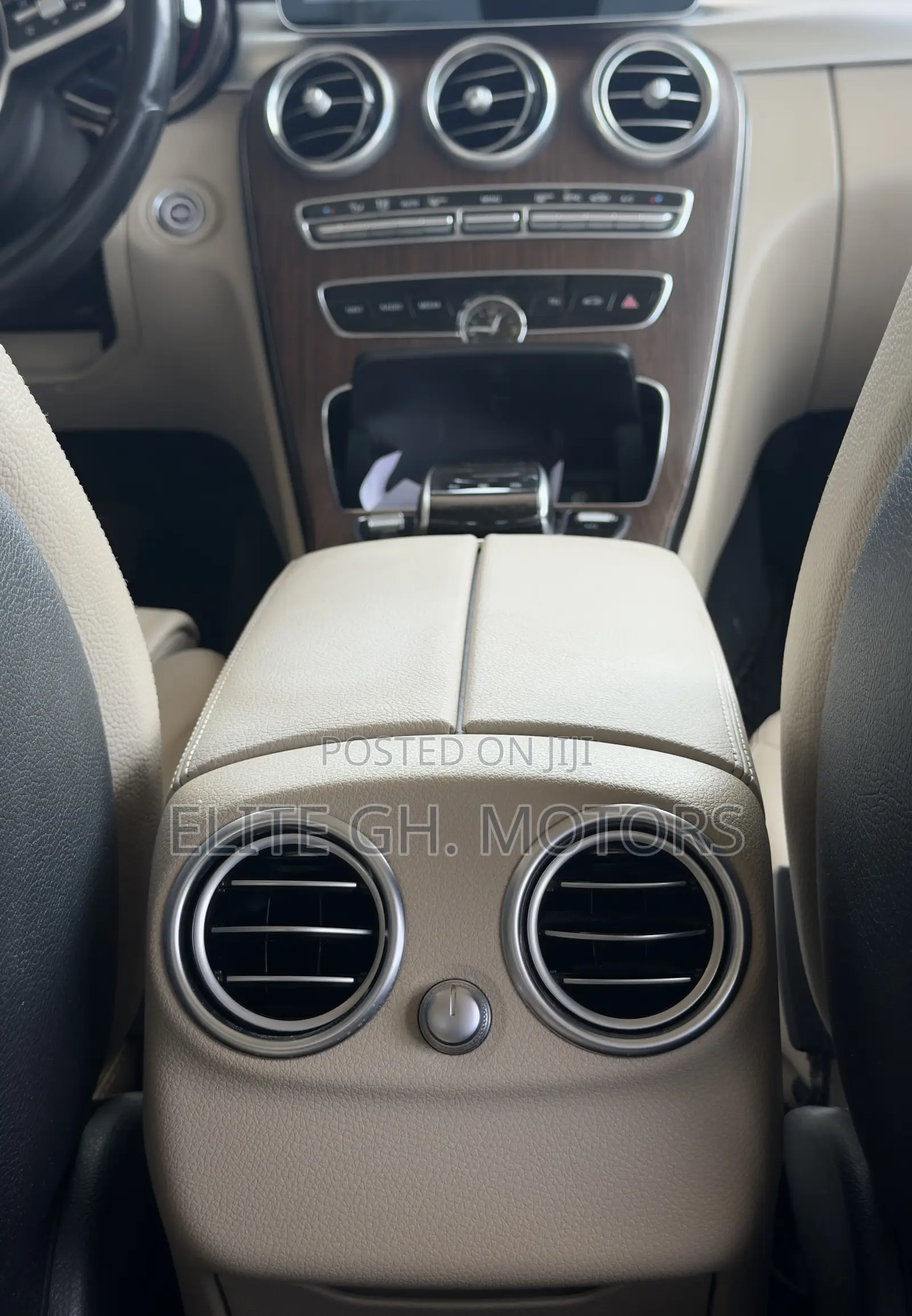 Mercedes-Benz C300 2020 Red