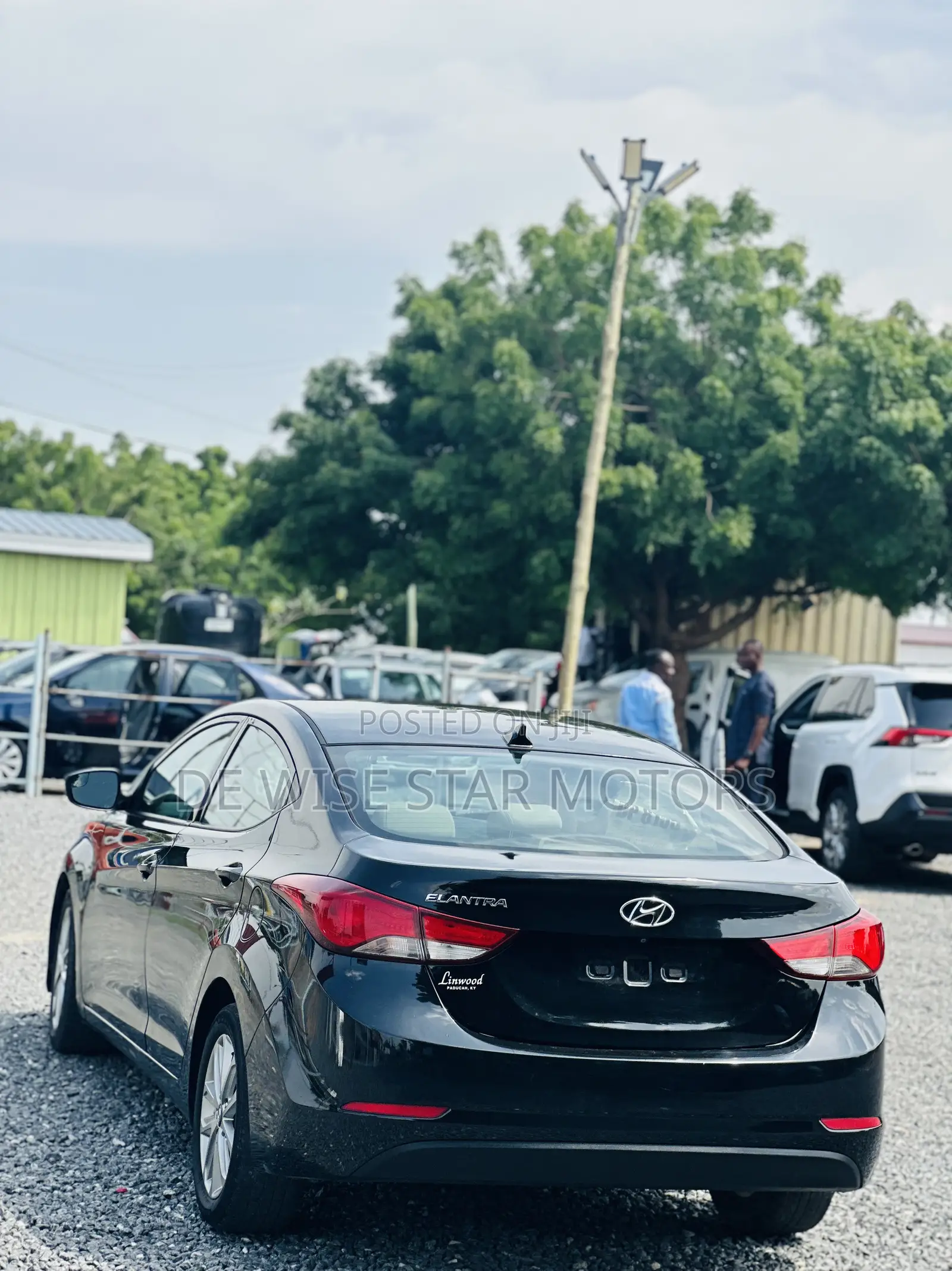 Hyundai Elantra SE Sedan FWD (1.8L 4cyl 6A) 2016 Black