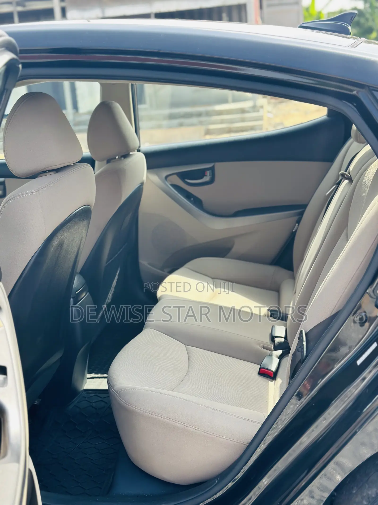 Hyundai Elantra SE Sedan FWD (1.8L 4cyl 6A) 2016 Black