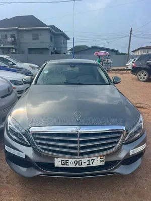 Mercedes-Benz C300 Luxury 4dr AWD 4Matic Sedan (2.0L 4cyl 7A) 2015 Gray