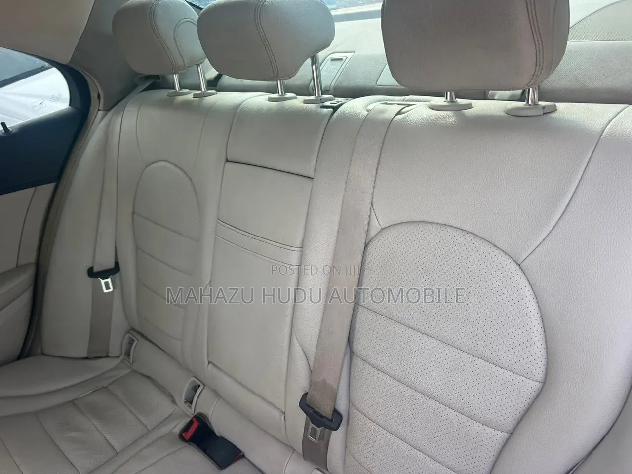 Mercedes-Benz C300 Luxury 4dr AWD 4Matic Sedan (2.0L 4cyl 7A) 2015 Gray