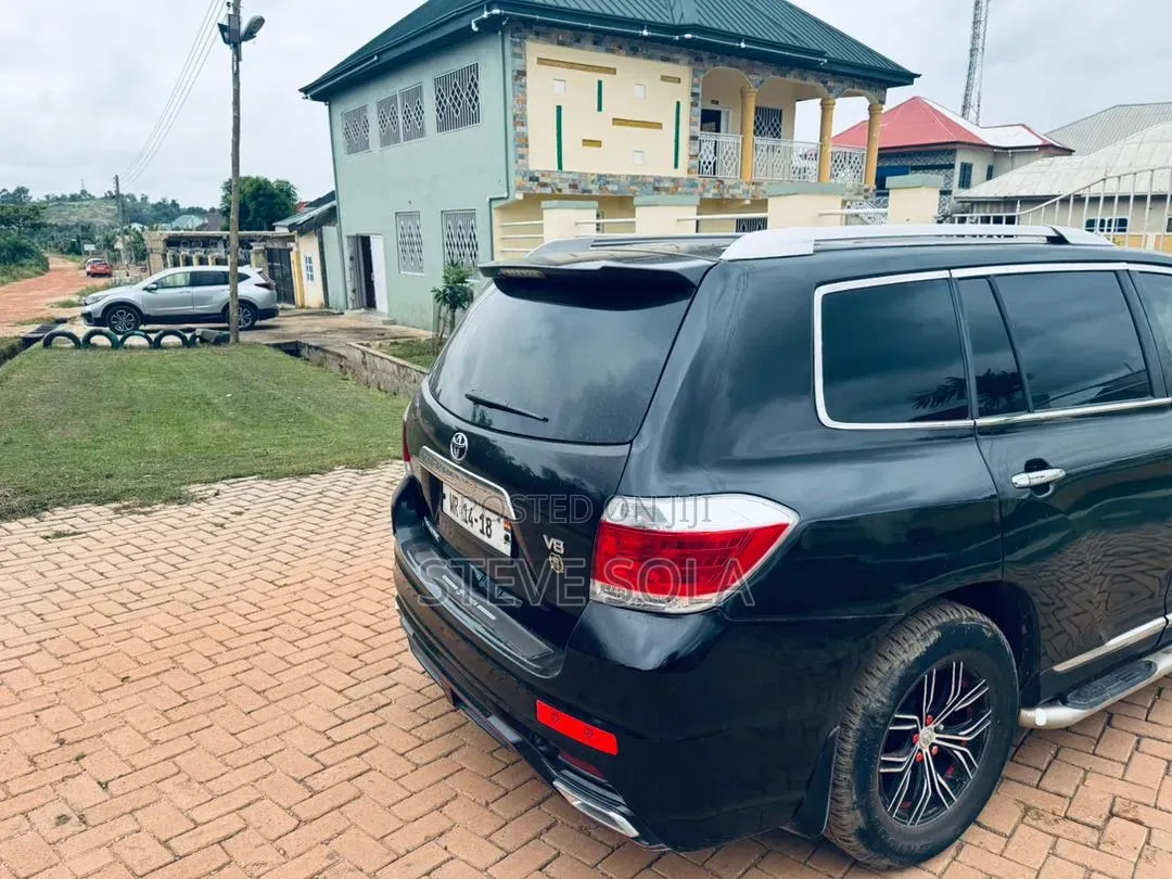 Toyota Highlander 2.7L 2WD 2013 Black