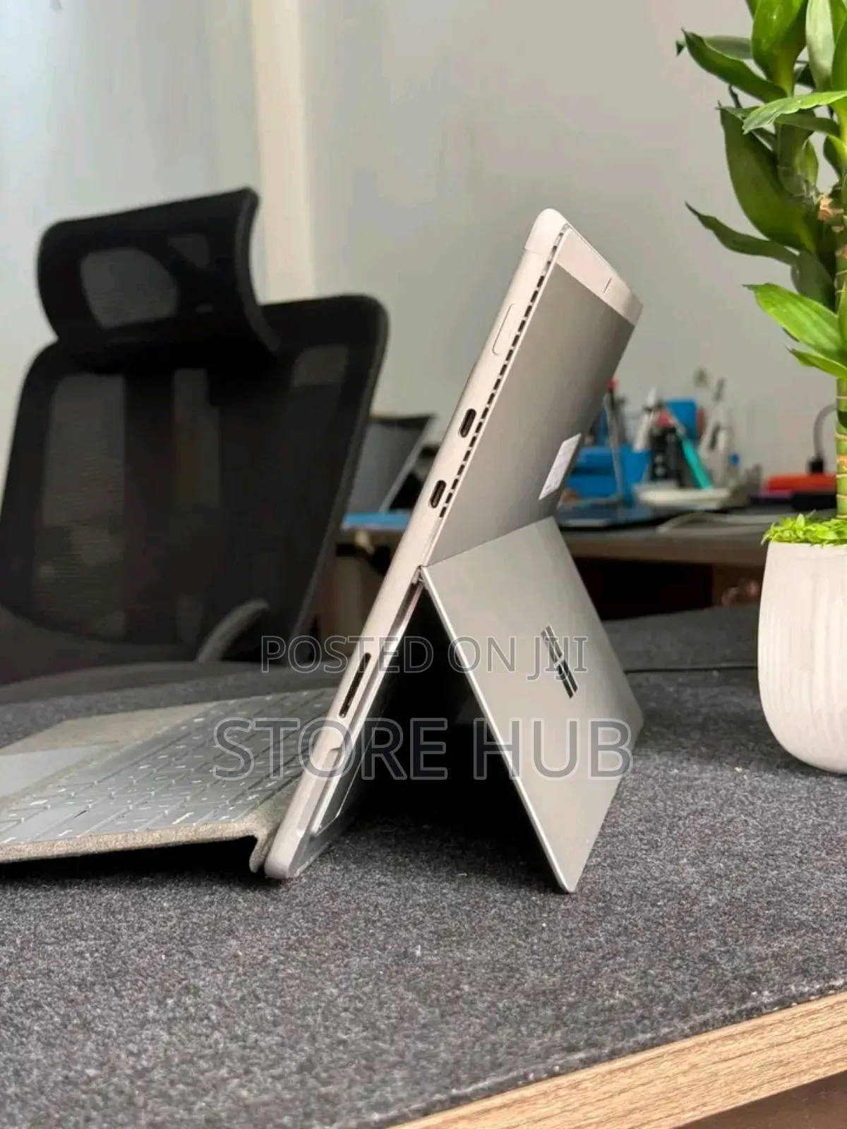 New Laptop Microsoft Surface Pro 8 8GB Intel Core i5 SSD 256GB