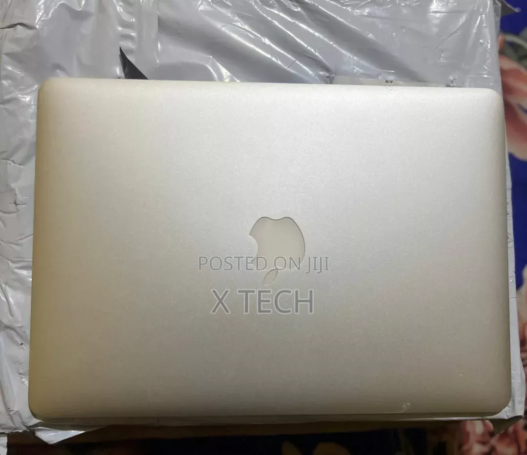 Laptop Apple MacBook Pro 2017 8GB Intel Core i5 SSD 256GB