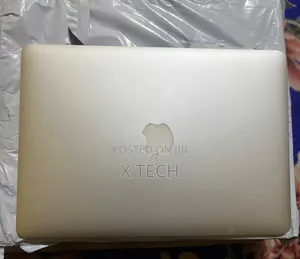 Laptop Apple MacBook Pro 2017 8GB Intel Core i5 SSD 256GB