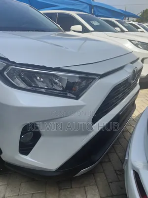 Toyota RAV4 XLE AWD 2023 White