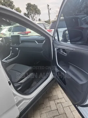Toyota RAV4 XLE AWD 2023 White