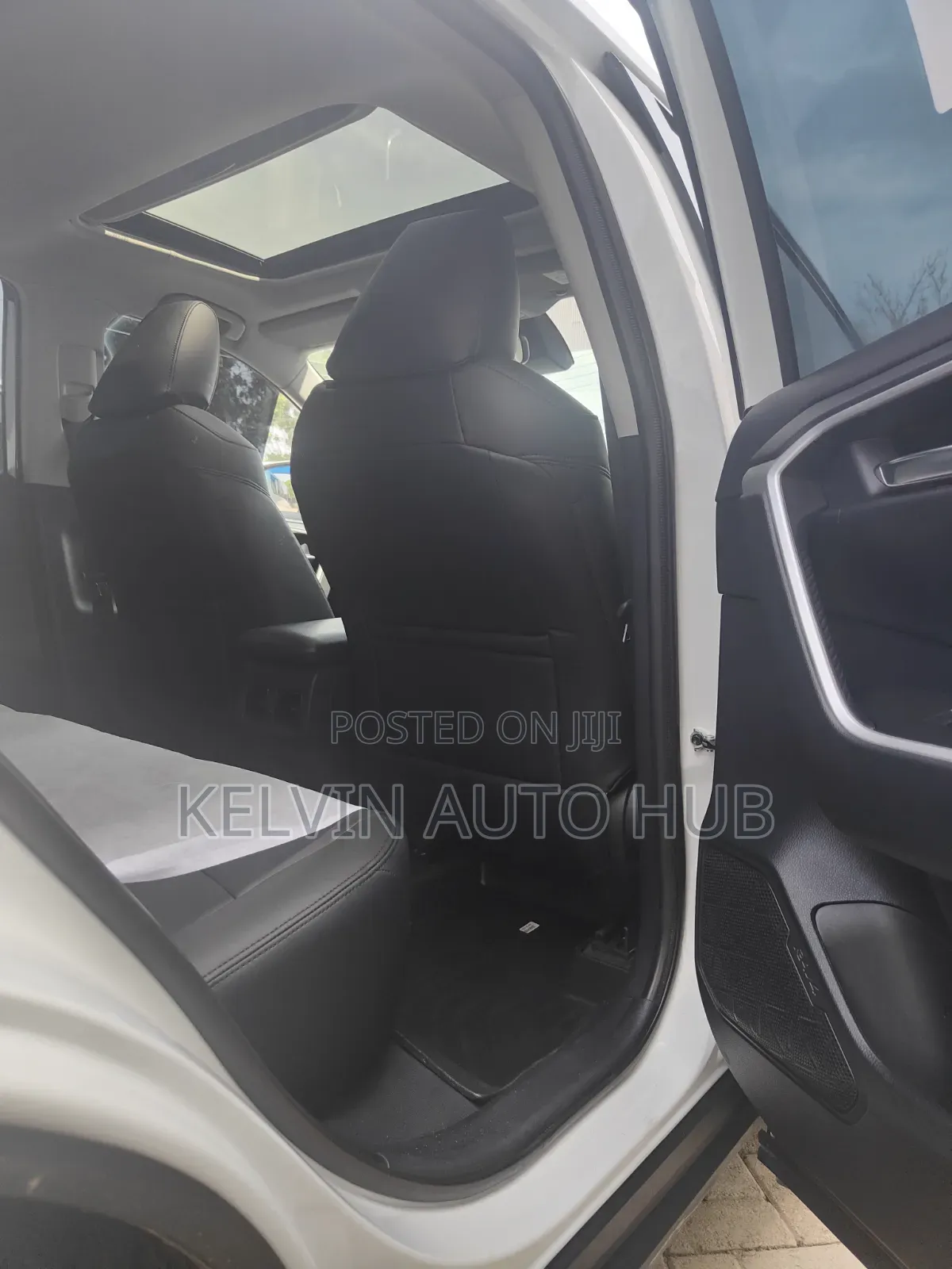 Toyota RAV4 XLE AWD 2023 White