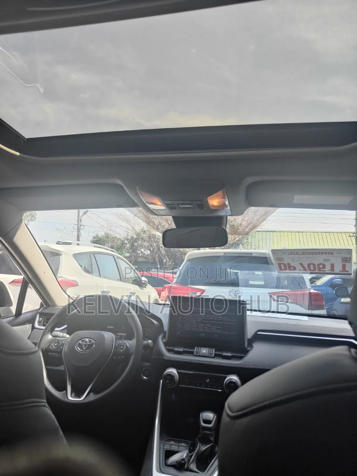 Toyota RAV4 XLE AWD 2023 White