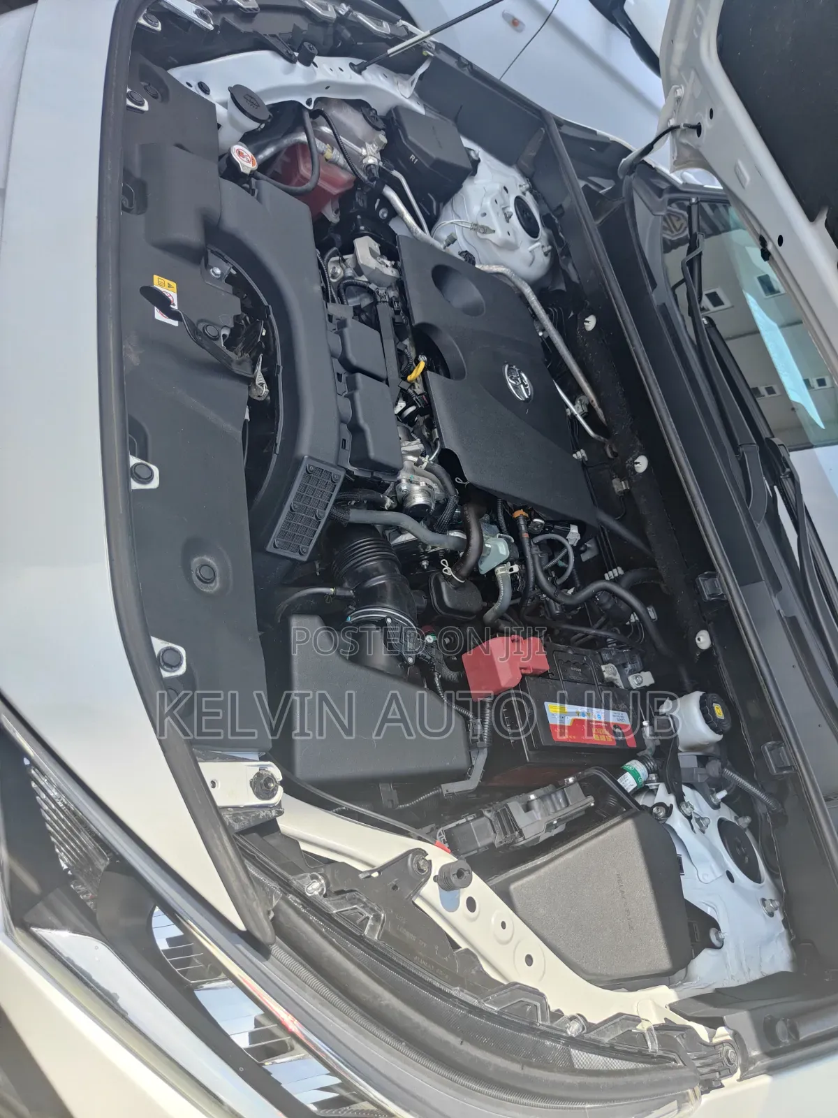 Toyota RAV4 XLE AWD 2023 White