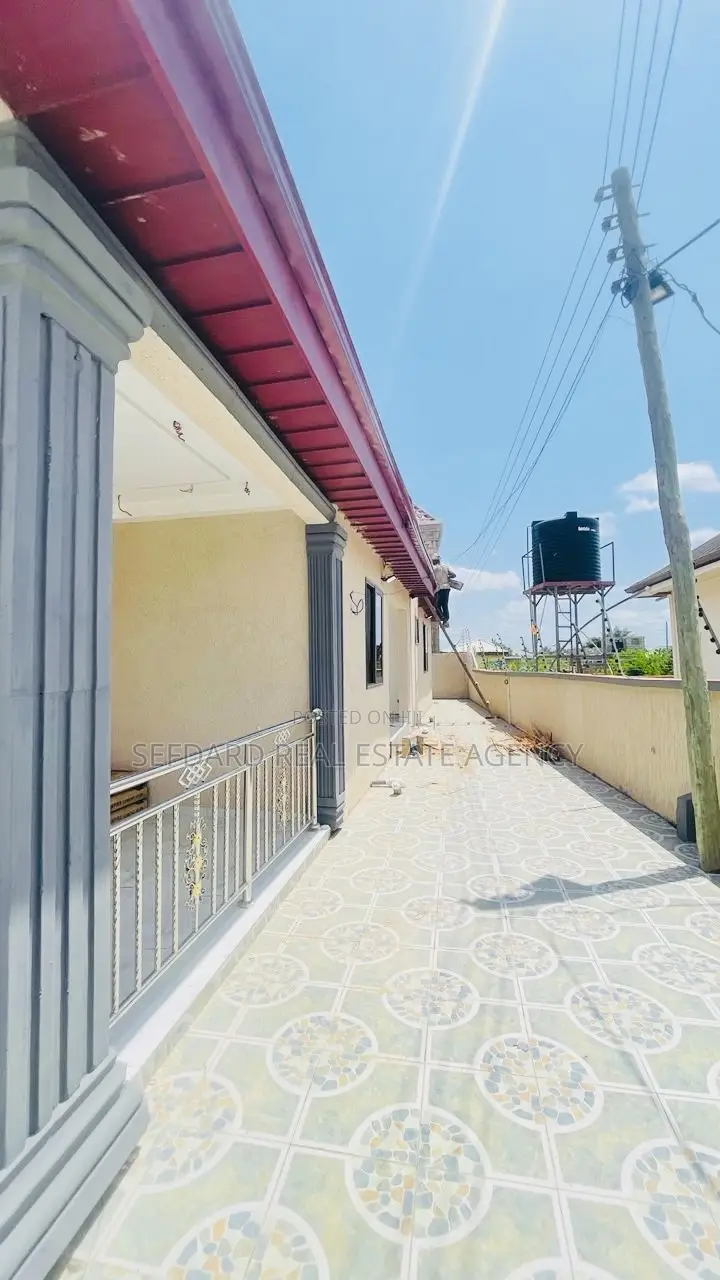 3bdrm House in Sefdard Properties, Ablekuma for sale