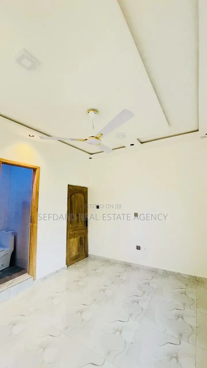 3bdrm House in Sefdard Properties, Ablekuma for sale