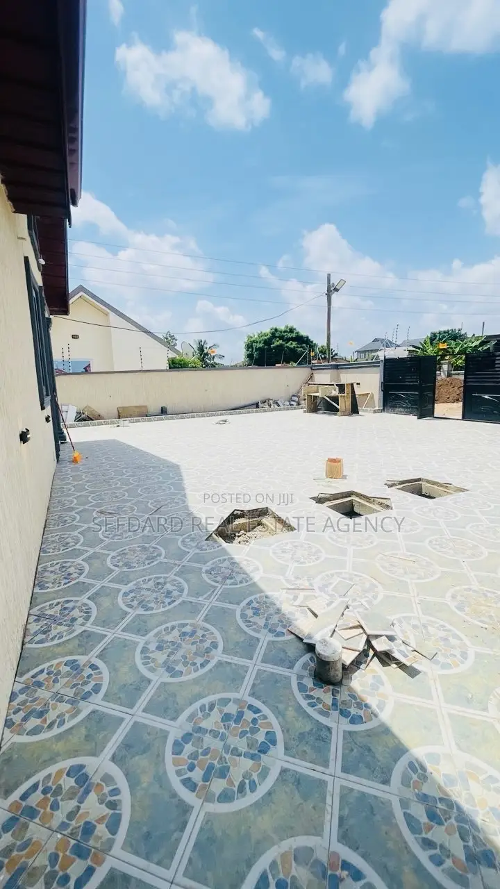 3bdrm House in Sefdard Properties, Ablekuma for sale