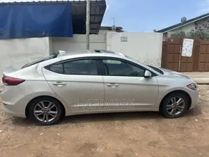 Hyundai Elantra Value Edition 2018 Gold