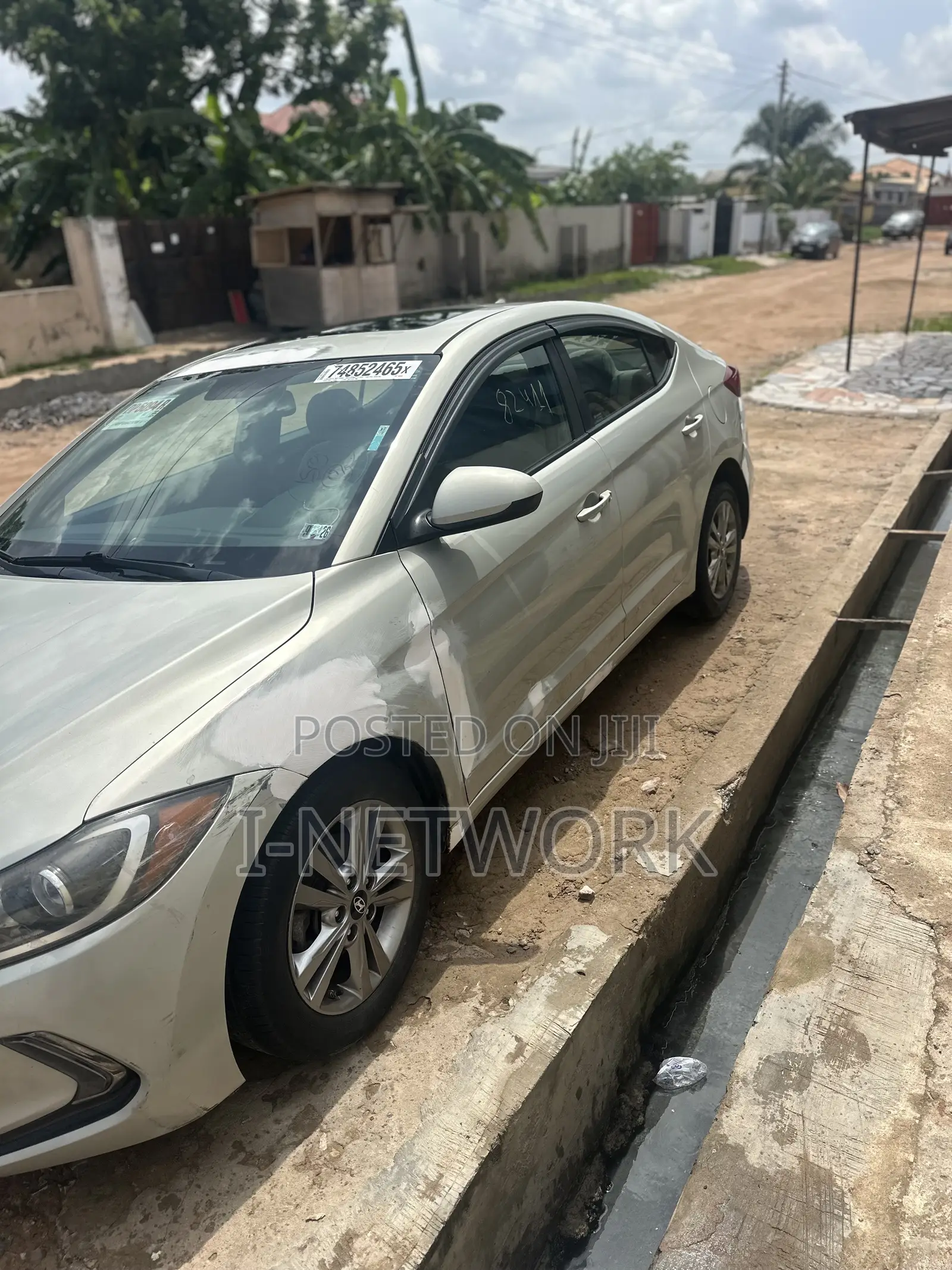 Hyundai Elantra Value Edition 2018 Gold