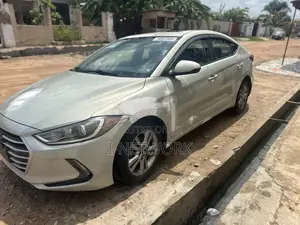 Hyundai Elantra Value Edition 2018 Gold