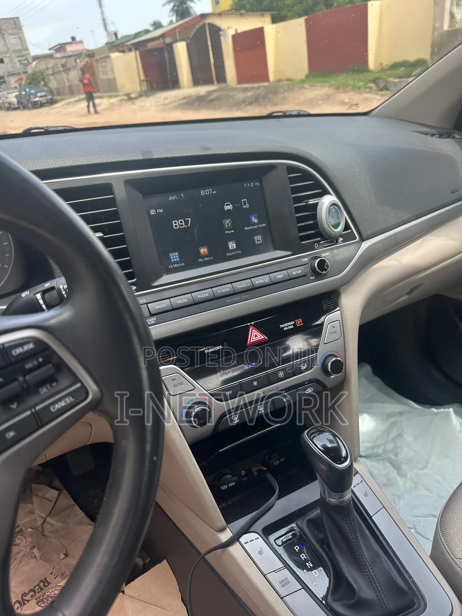 Hyundai Elantra Value Edition 2018 Gold
