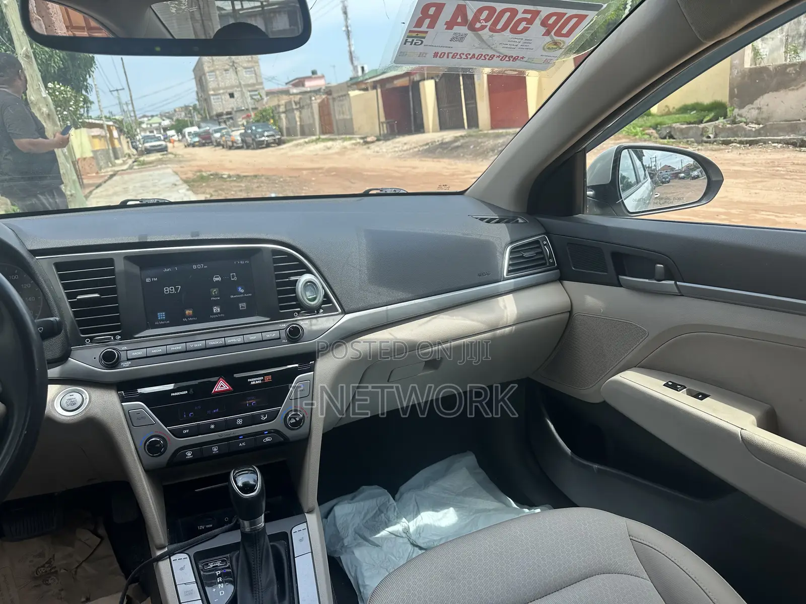 Hyundai Elantra Value Edition 2018 Gold