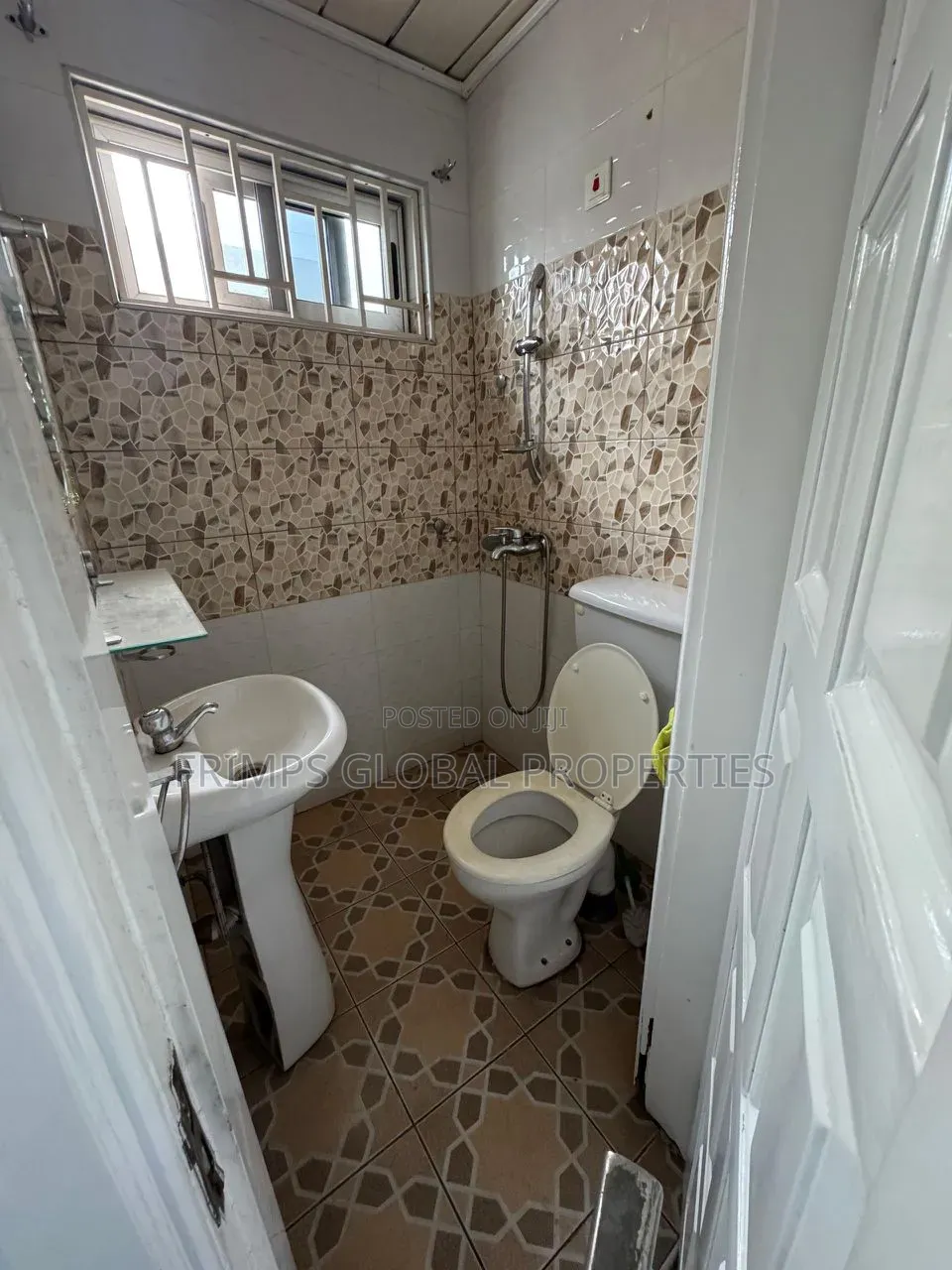 4bdrm House in Accra Metropolitan for sale
