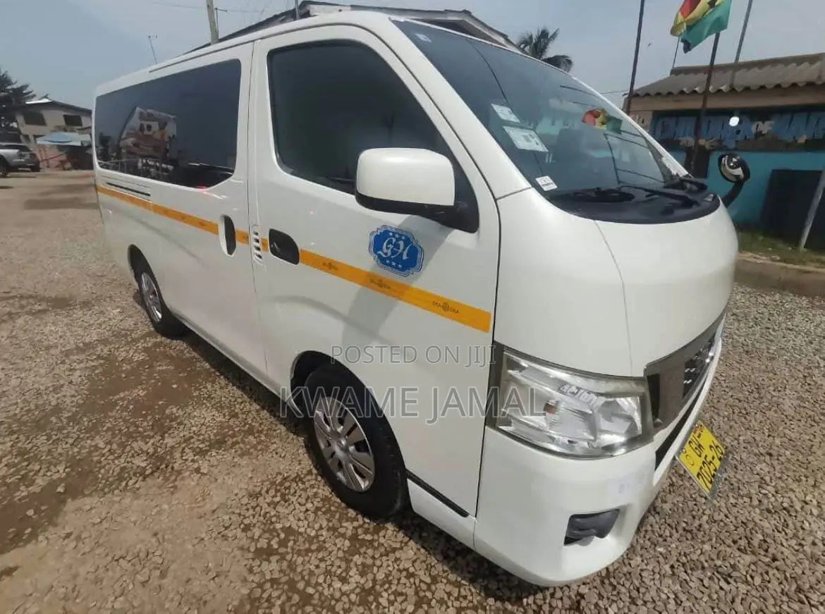 Nissan Caravan (Urvan) 2017 White