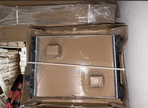 Chrysler 300 Radiator Tank Available