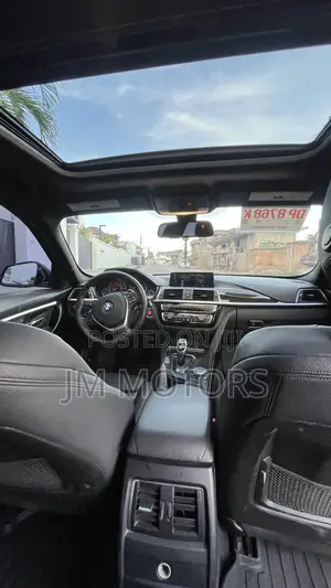 BMW 330i 2018 Black