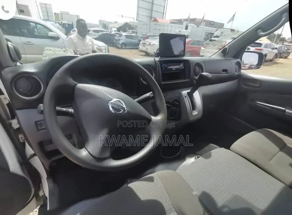Nissan Caravan (Urvan) 2017 White