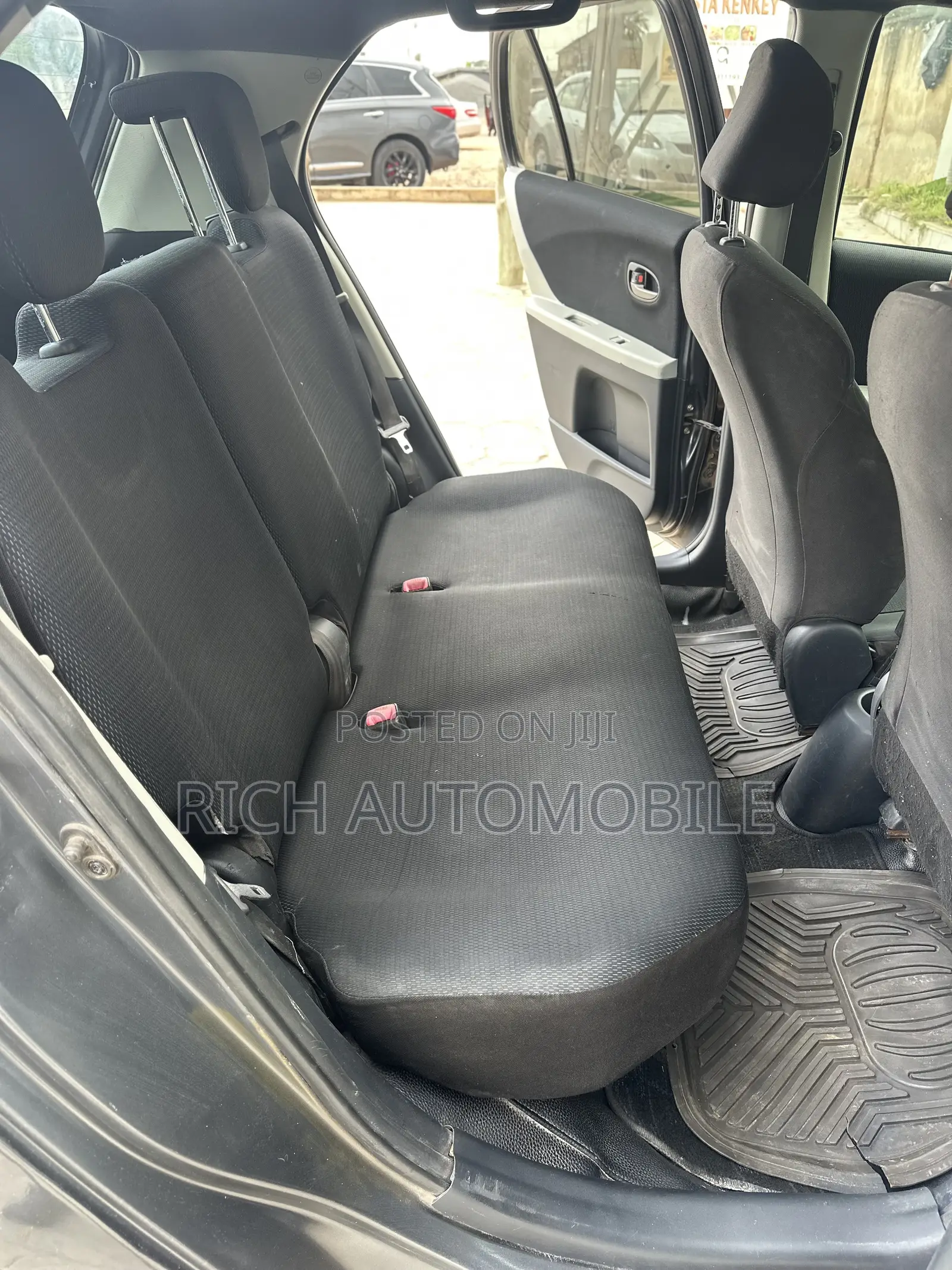 Toyota Vitz 1.3 FWD 5dr 2010 Gray