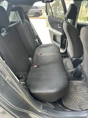 Toyota Vitz 1.3 FWD 5dr 2010 Gray