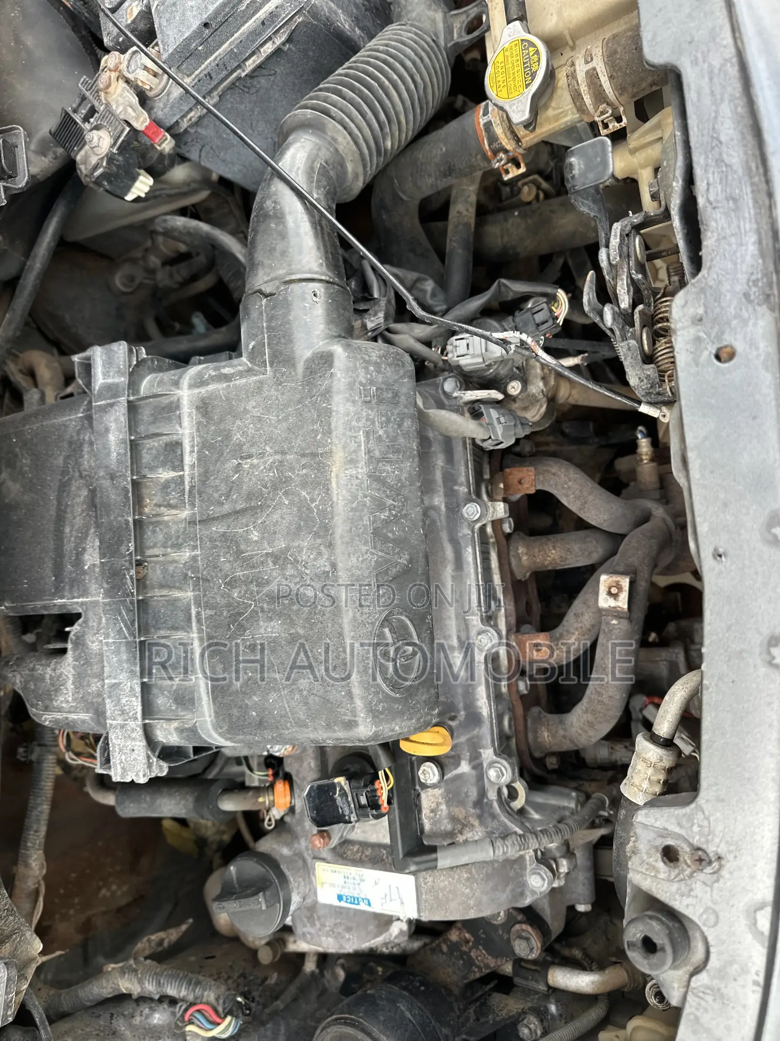 Toyota Vitz 1.3 FWD 5dr 2010 Gray
