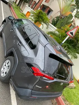 Toyota RAV4 2021 Green