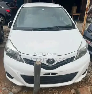 Toyota Vitz 2012 White