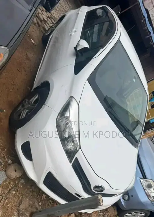 Toyota Vitz 2012 White