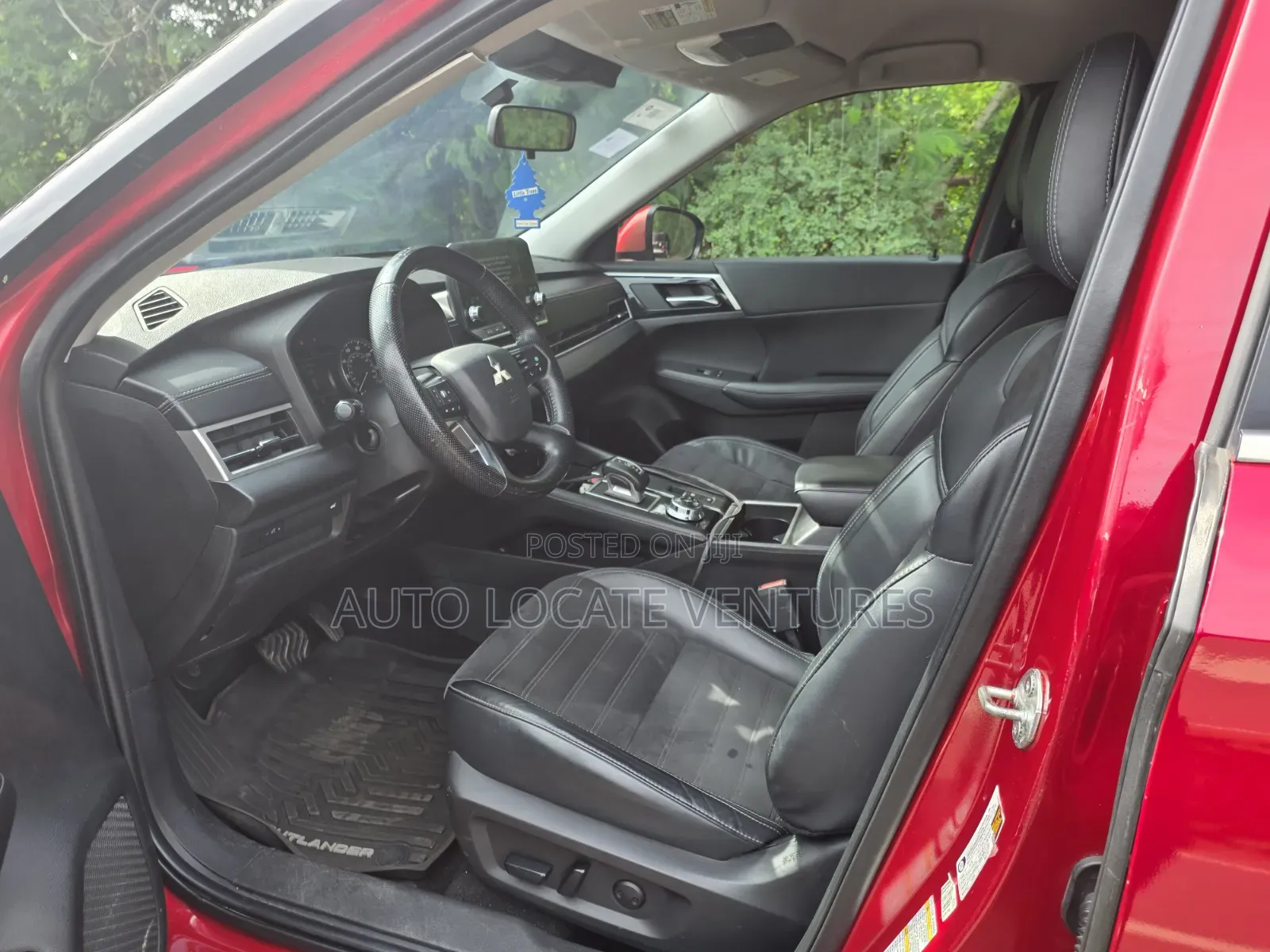 Mitsubishi Outlander SE 2023 Red