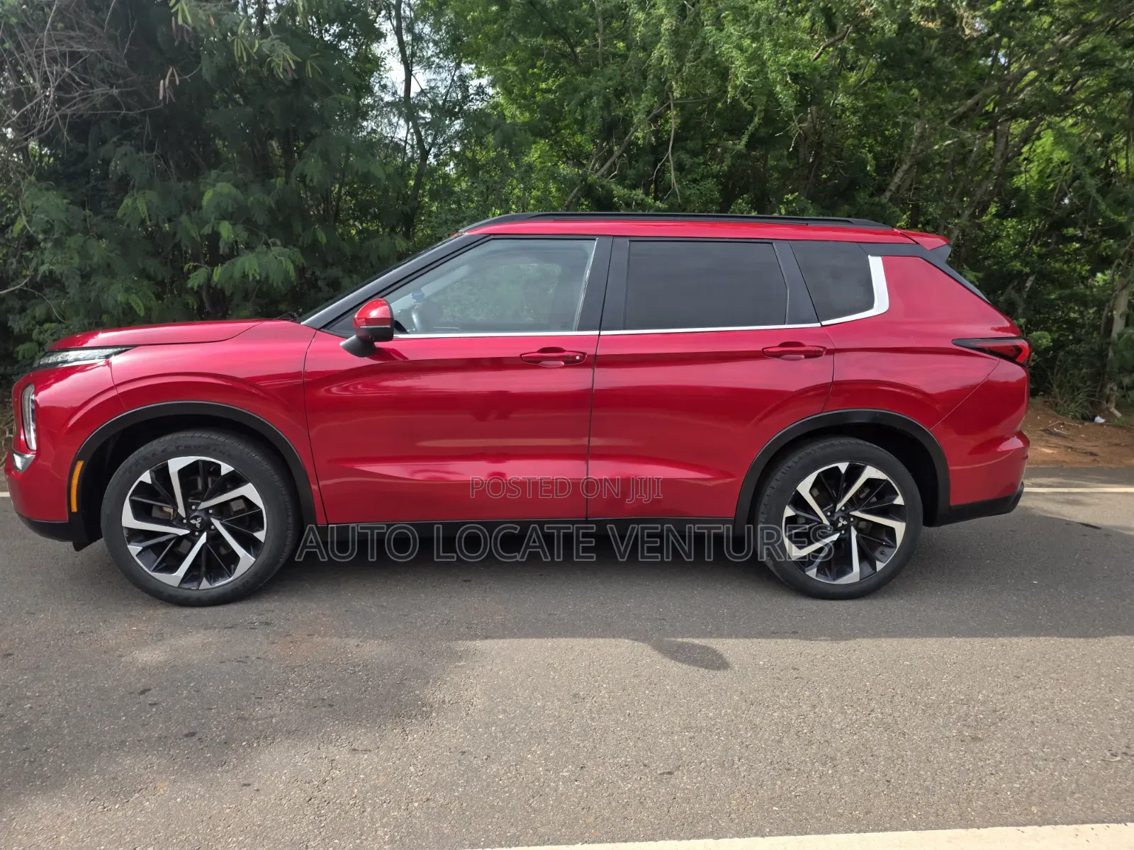 Mitsubishi Outlander SE 2023 Red