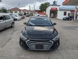 Hyundai Elantra Limited Sedan FWD (2.0L 4cyl 6A) 2017 Black
