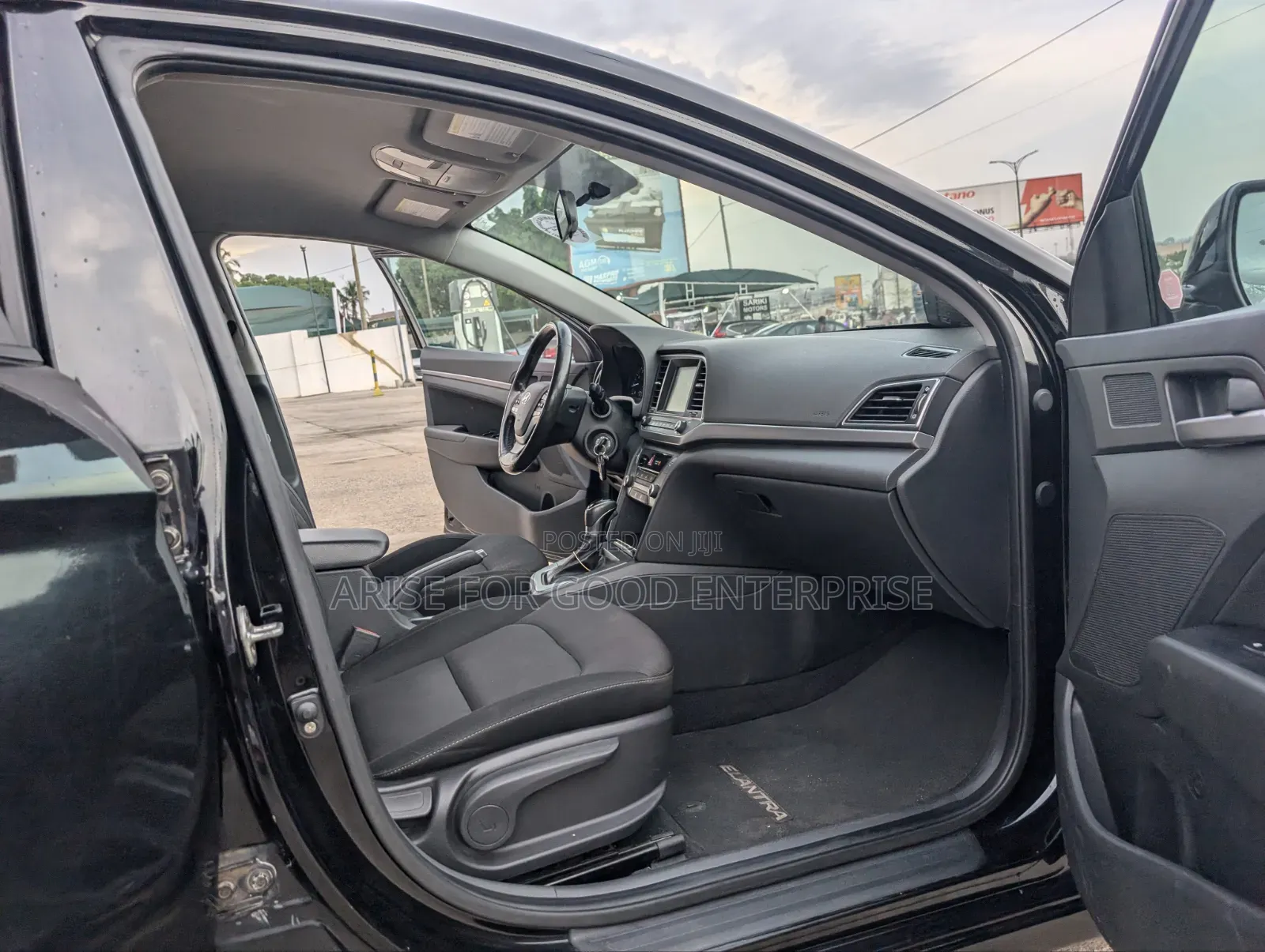 Hyundai Elantra Limited Sedan FWD (2.0L 4cyl 6A) 2017 Black