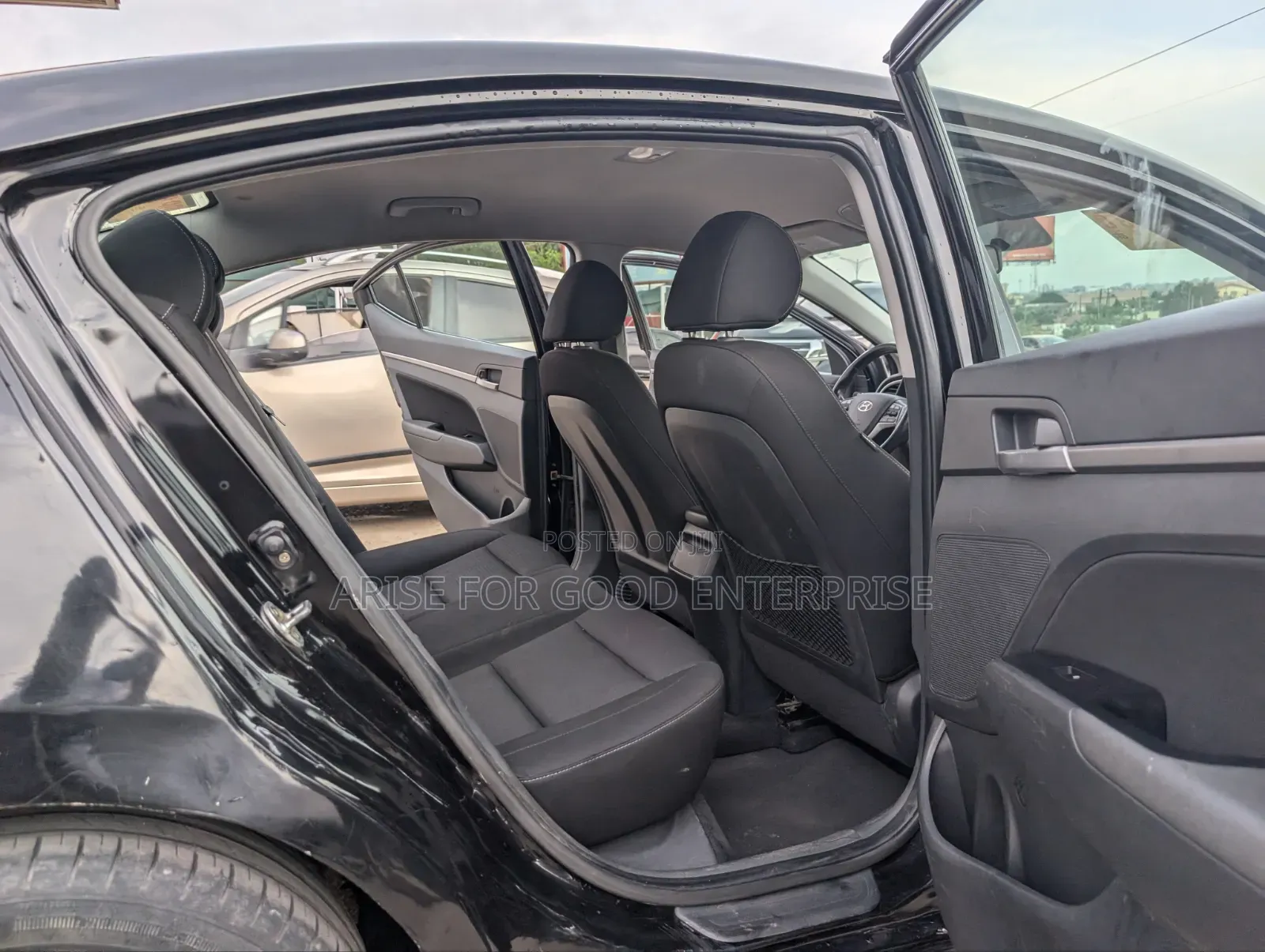 Hyundai Elantra Limited Sedan FWD (2.0L 4cyl 6A) 2017 Black