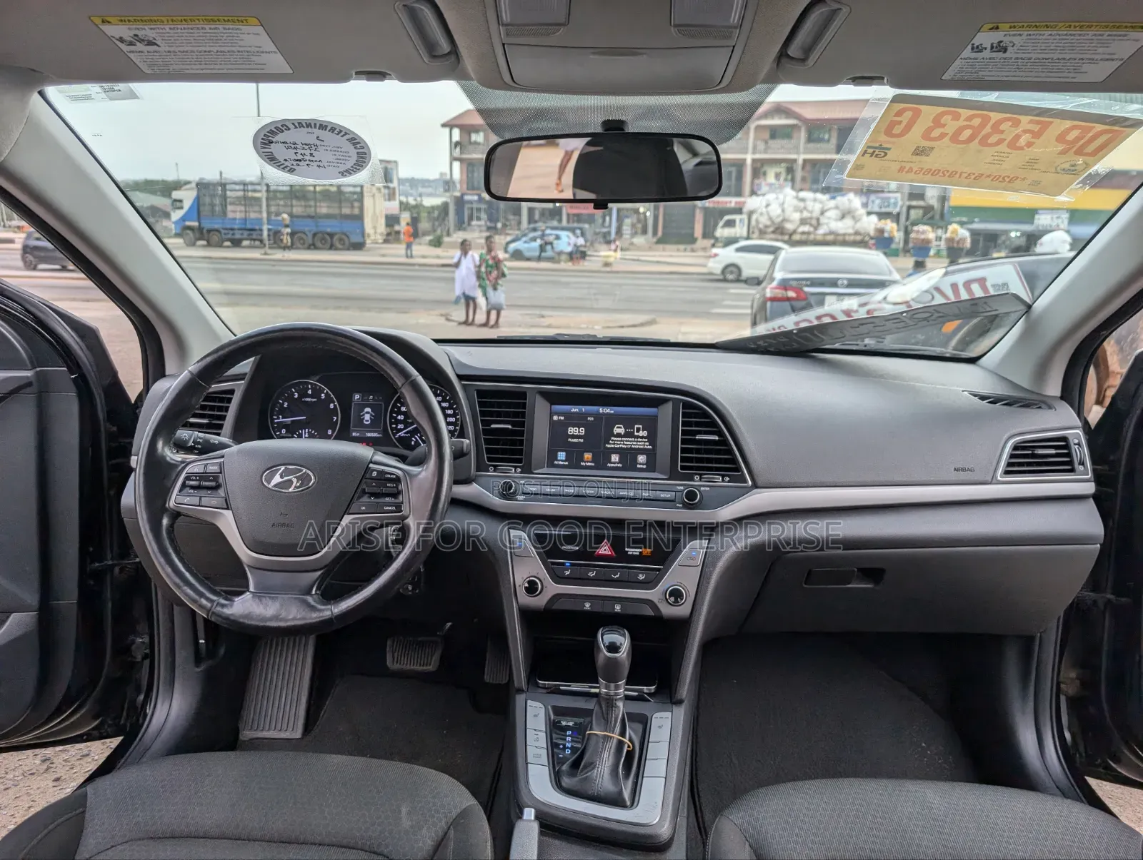 Hyundai Elantra Limited Sedan FWD (2.0L 4cyl 6A) 2017 Black