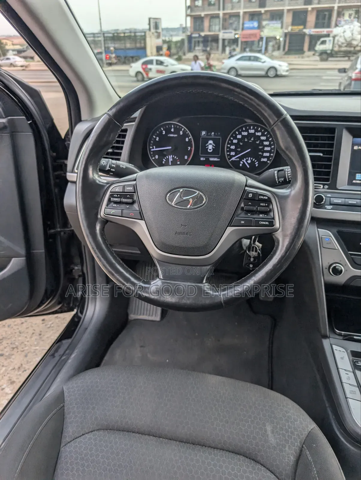 Hyundai Elantra Limited Sedan FWD (2.0L 4cyl 6A) 2017 Black