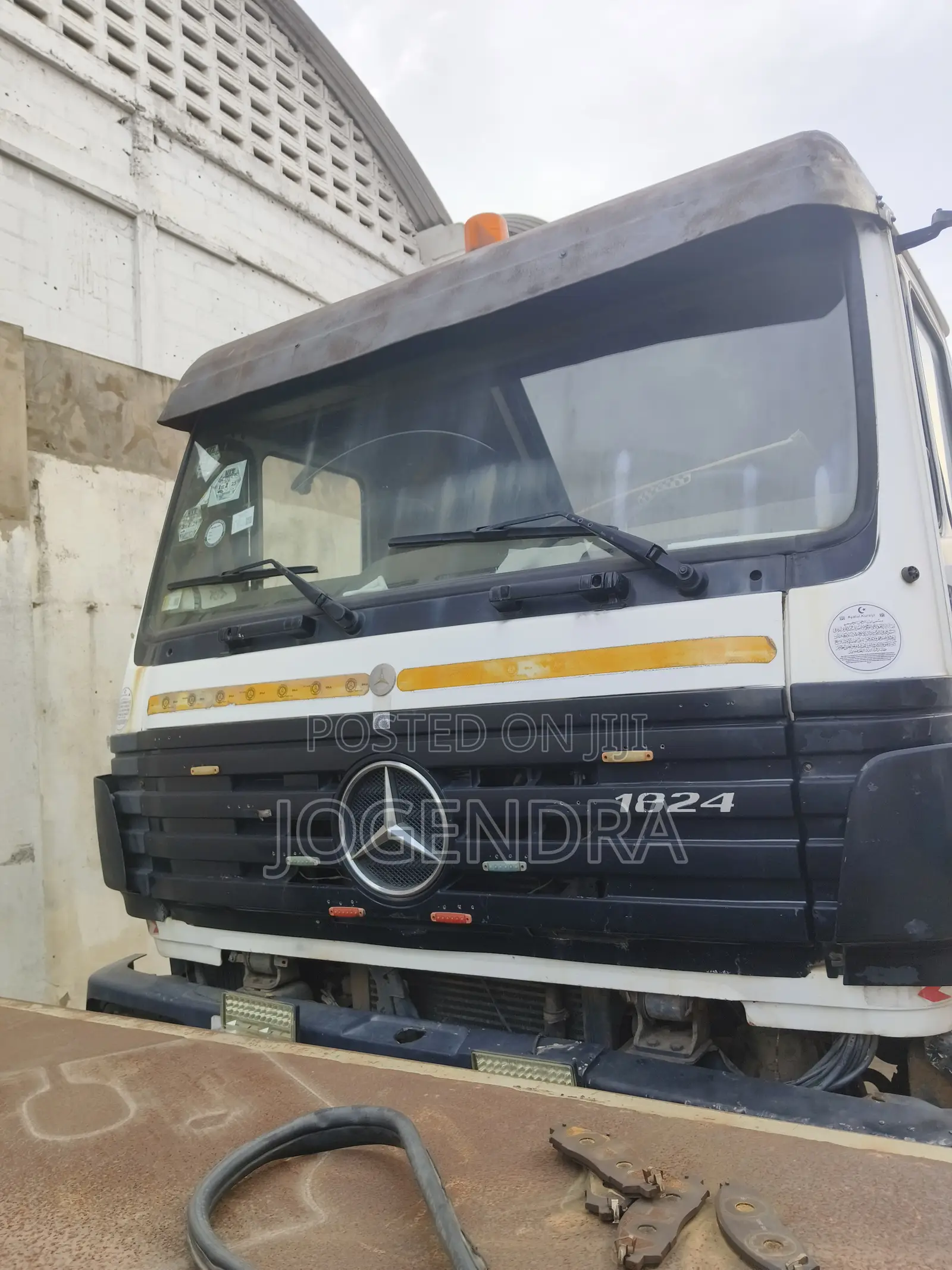Commercial Truck Head